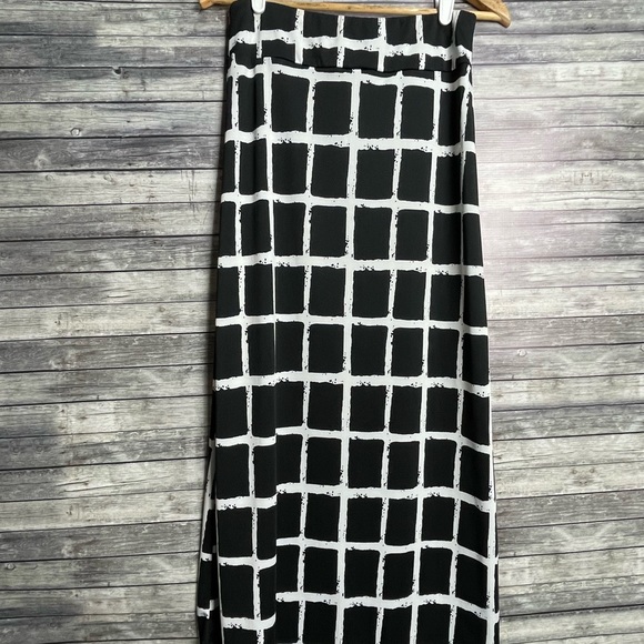 Mix Nouveau Long Skirt (M) - Picture 2 of 3